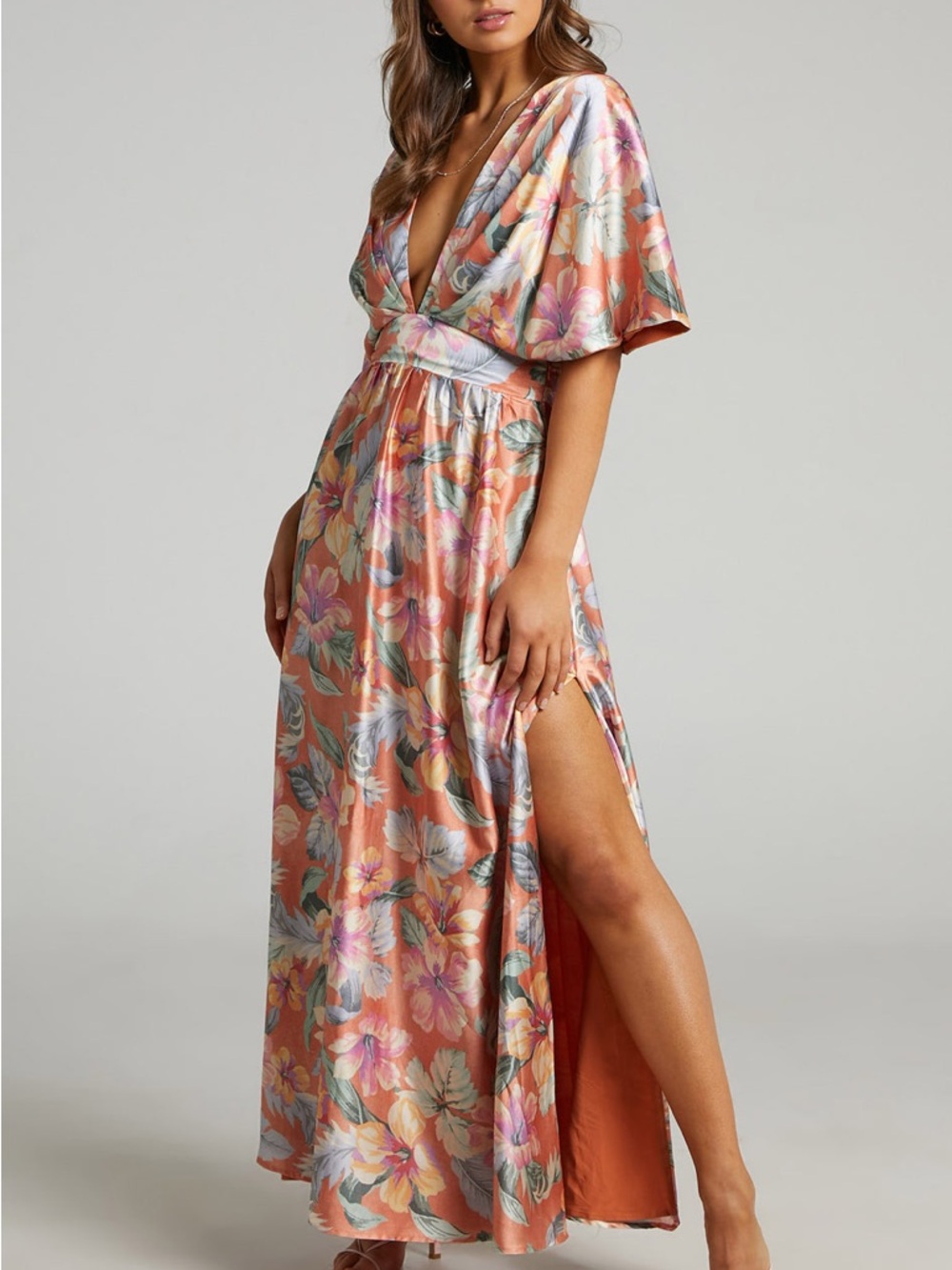 💋NWT showpo sophia plunge neck bat wing sleeve maxi dress in multi floral - Picture 6 of 14